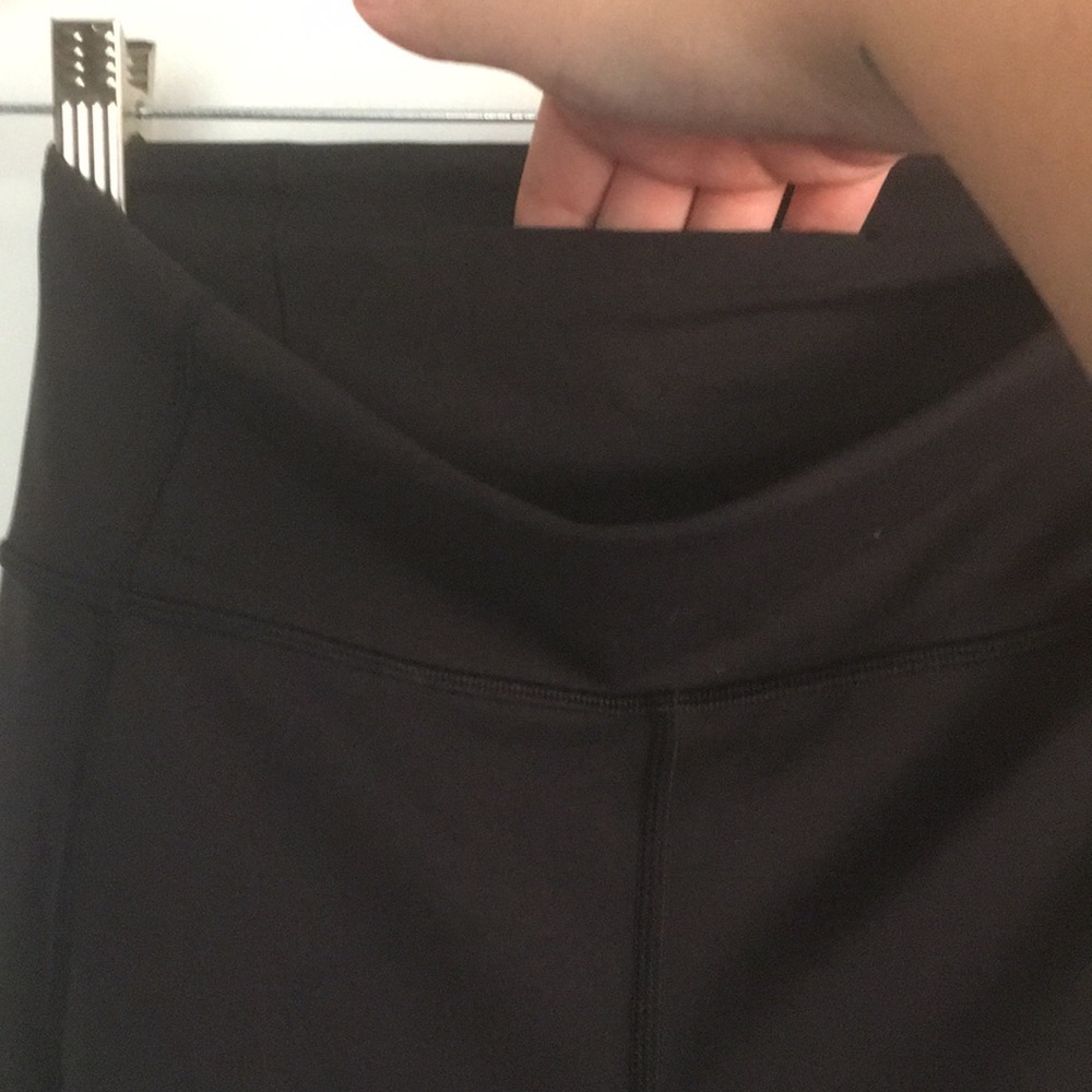 Lululemon In Movement Crop *Everlux 19"
Black (First Release)
 Size 6 - Picture 6 of 6